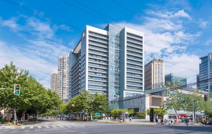走進新城市中心廣場，體驗現(xiàn)代高品質(zhì)辦公環(huán)境