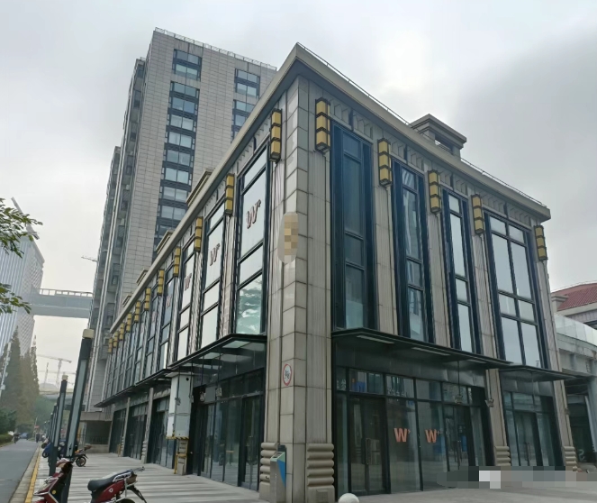 上海靜安區(qū)出售獨棟：市北地鐵口，商業(yè)產(chǎn)權，得房率超200%+18車位