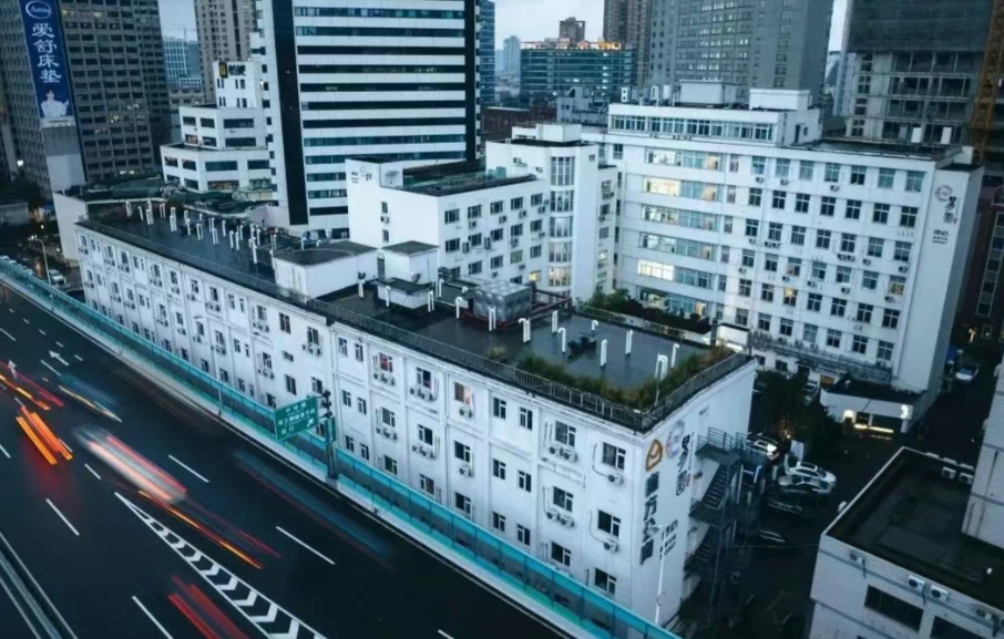 虹口核心！柏航德必易園元宇宙辦公空間招商，享 25% 租金補貼 + 技術(shù)扶持